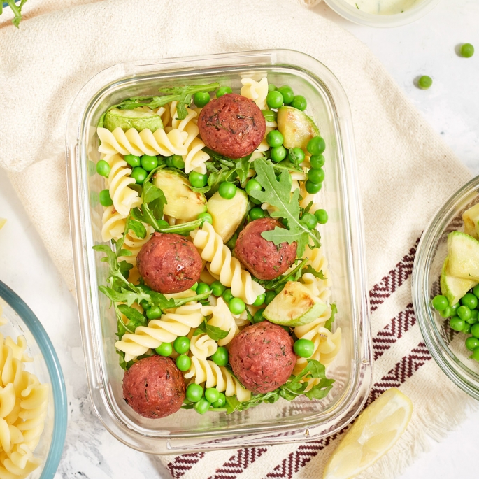 Summer pasta salad with meatballs Eat me at