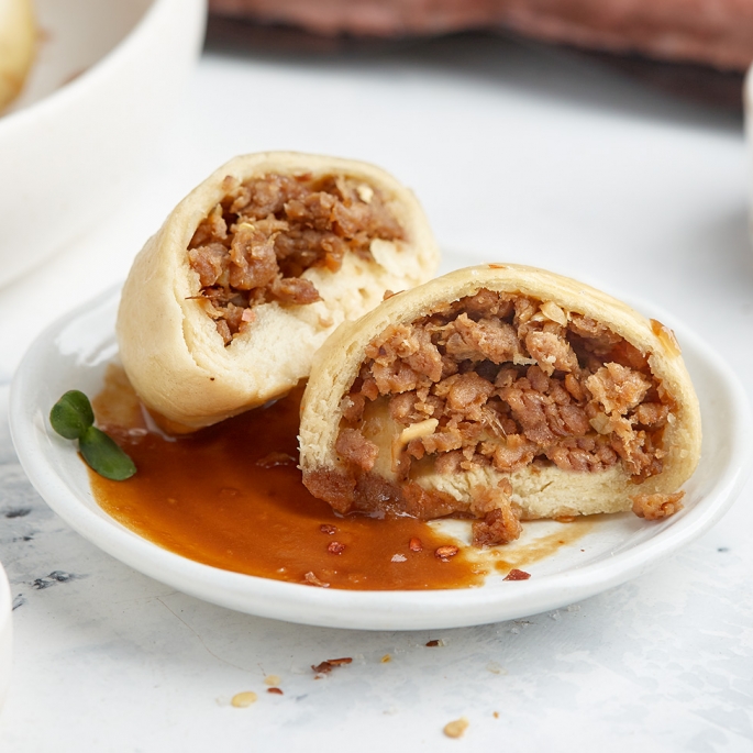 Steam dumplings with minced Eat me at and peanut sauce