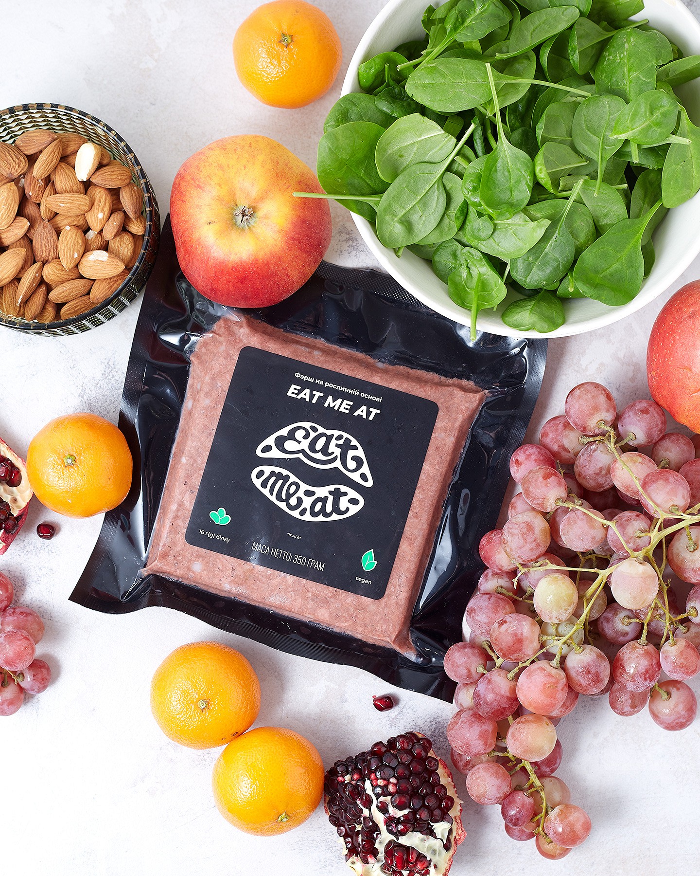 Salad with meatballs Eat me at, tangerines, apples and pomegranate - Photo №2