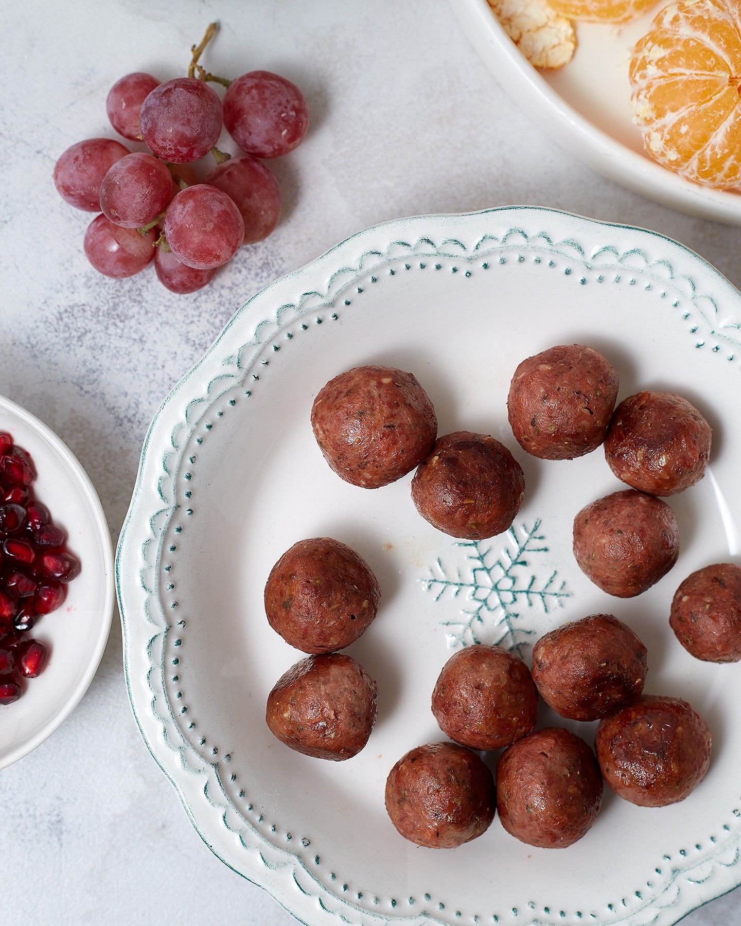 Salad with meatballs Eat me at, tangerines, apples and pomegranate - Photo №3