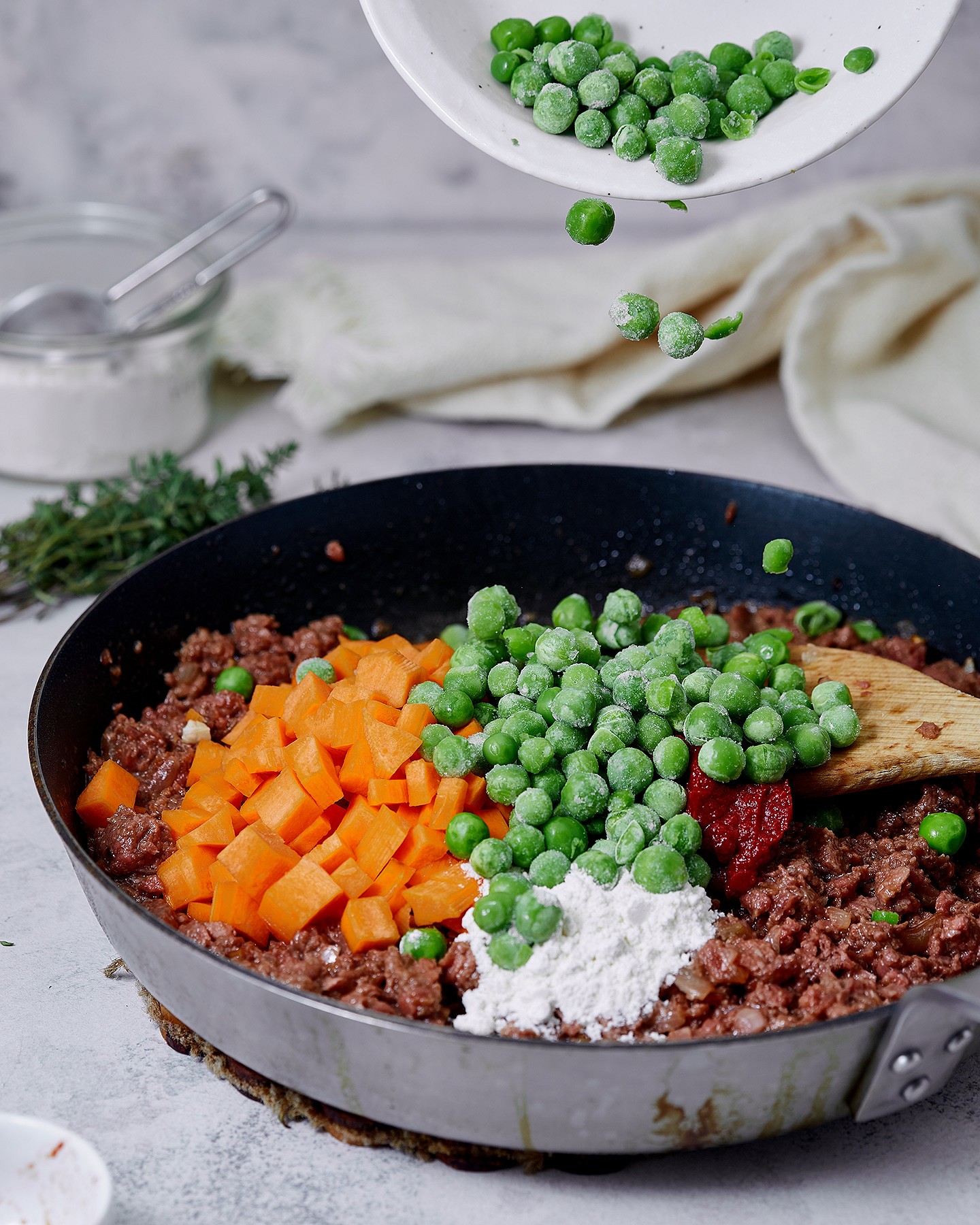 Mini pies with eat me at minced meat stewed in Guinness and sweet potato - Photo №5