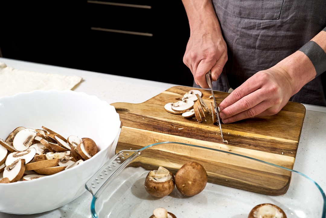 Жульєн з грибами та фаршем Eat me at - Зображення №4