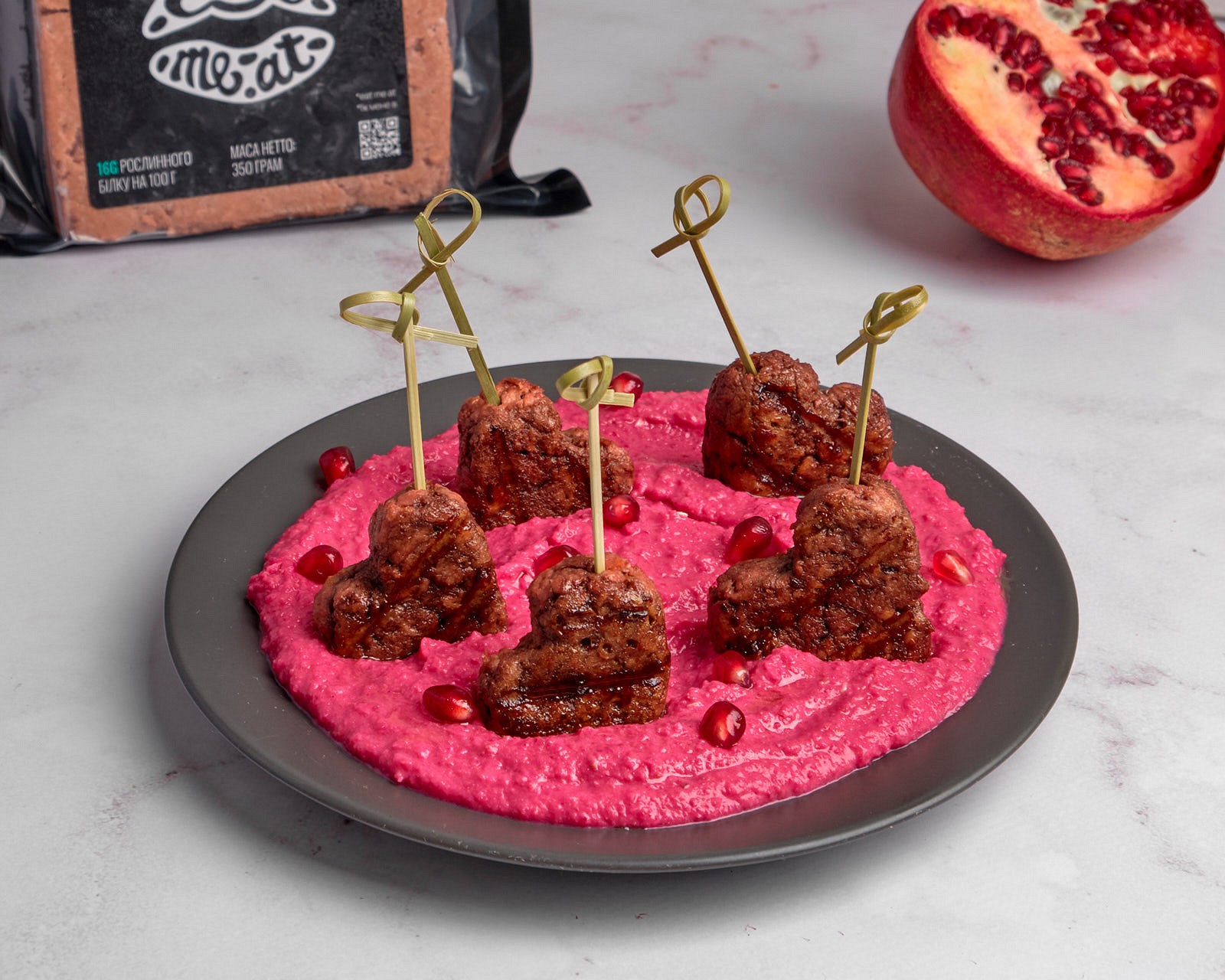 Valentines Eat Me At with Pink Hummus - Photo №1