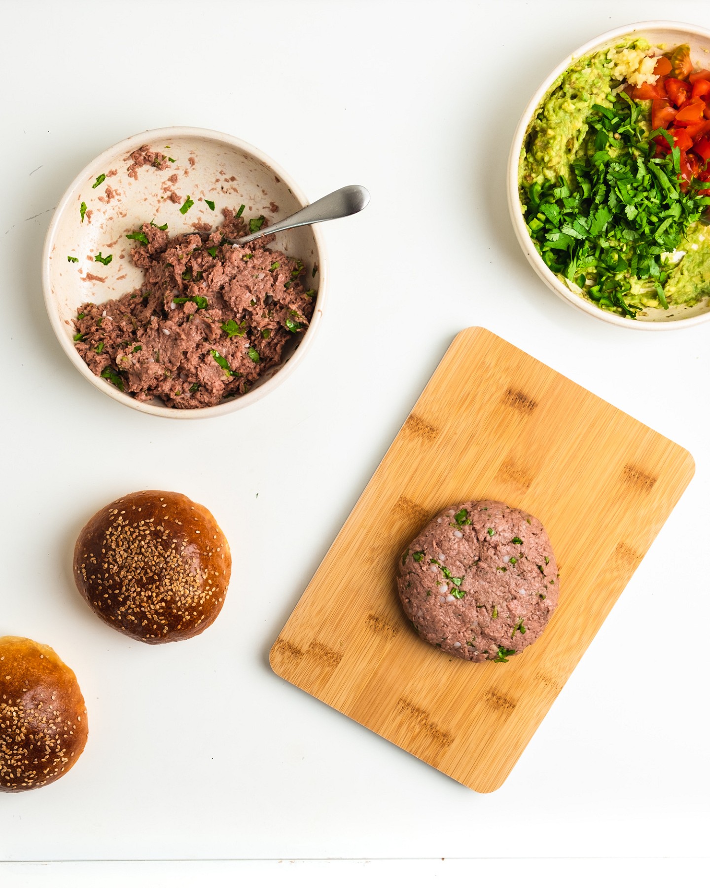 Burger with guacamole sauce and Eat Me At - Photo №4 - «Eat Me At» Burger with guacamole sauce and Eat Me At - Photo №4