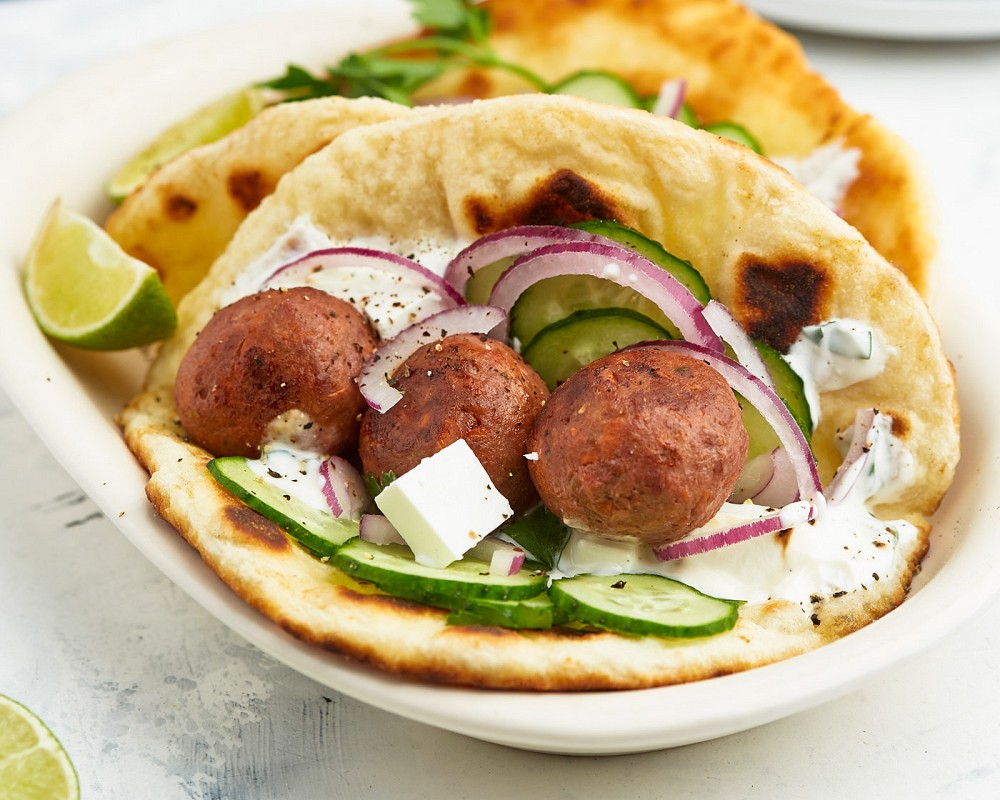 Flatbread with meatballs Eat me at
